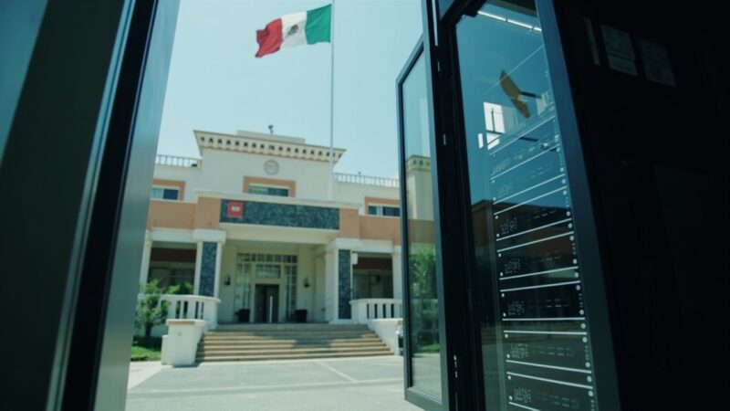 Ilustración: Soberanía de datos en la era de la IA: por qué entrenar LLMs en México ya no es opcional