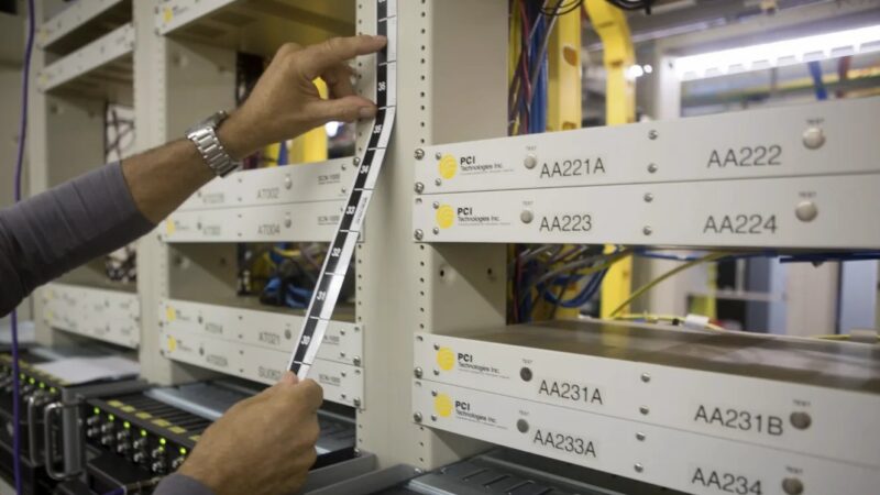 Rack & Stack step by step: how to write to a remote hand so the assembly, unpacking, and cabling go right the first time